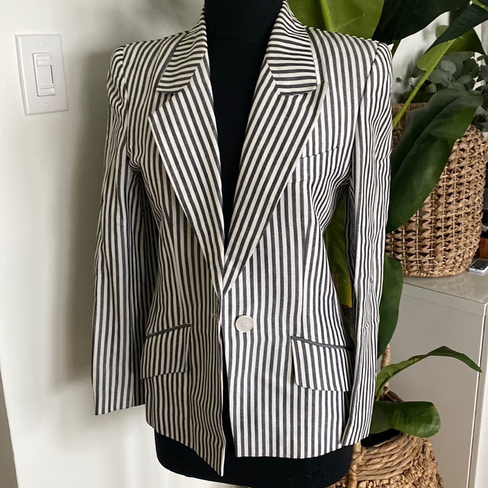 EUC Dana Buchman Striped Fitted Blazer Sz 4